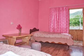 Фото номера Cемейный номер с собственной ванной комнатой Гостевой дом Guest House Aleksandre г. T&#39;mogvi 4